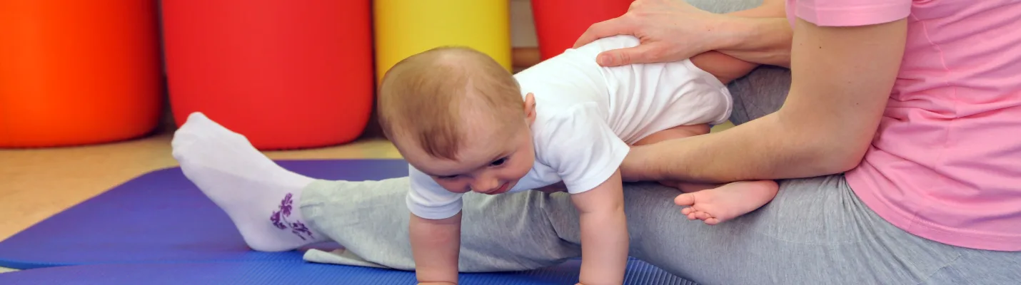 Baby handling Špela Gorenc Jazbec – naslovna fotografija