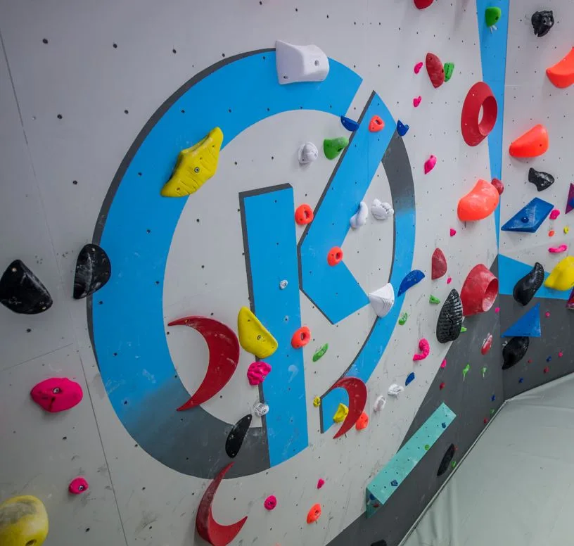 Klajmber - balvanski plezalni center Maribor – naslovna fotografija